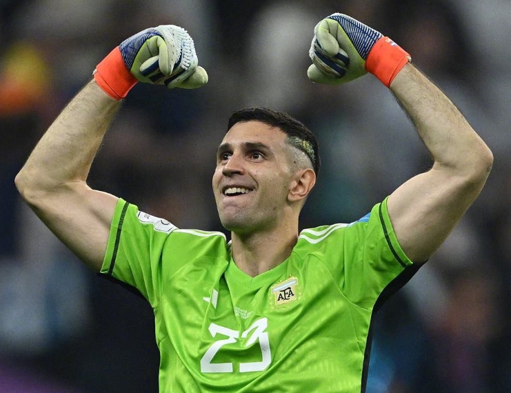 觀(guān)點(diǎn)交鋒：馬丁內斯轉會(huì )曼聯(lián)失敗后的未來(lái)走向探討