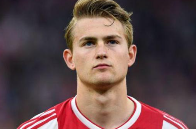 德里赫特：從低谷中崛起，于競爭中奮進(jìn)